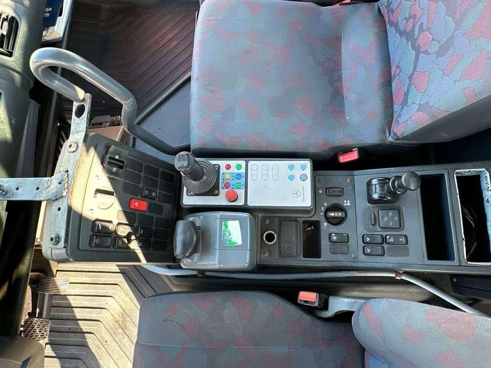 Mercedes-Benz Unimog 405-10 4X4 Photo 11