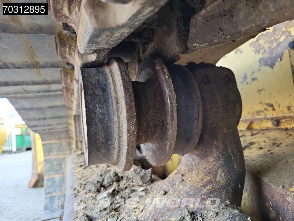 Komatsu D61 PX -24 Ripper Valve Photo 24