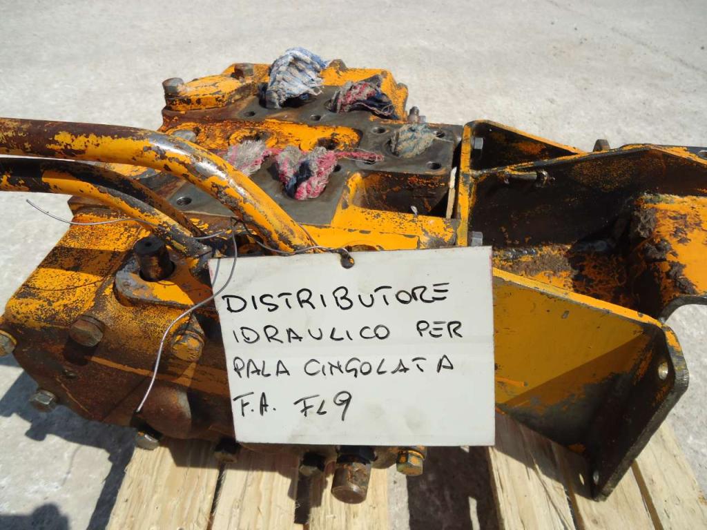 Hydraulic distributor for Fiat Allis FL9 Photo 2