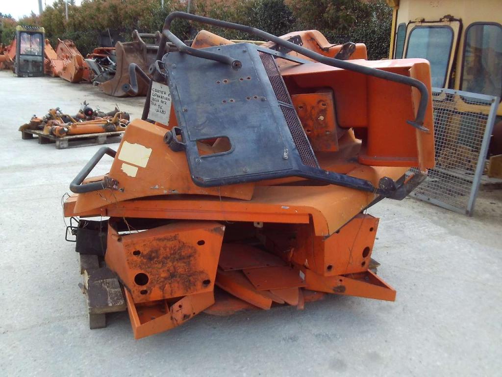 Hood and body panel for Fiat Kobelco W190 Photo 7