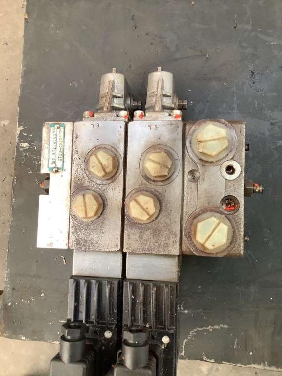 Hydraulic distributor Photo 3