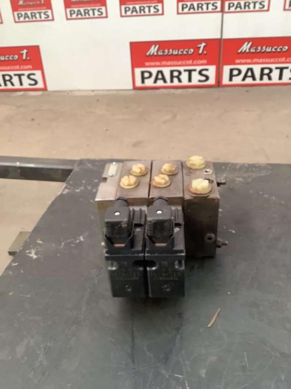 Hydraulic distributor Photo 4