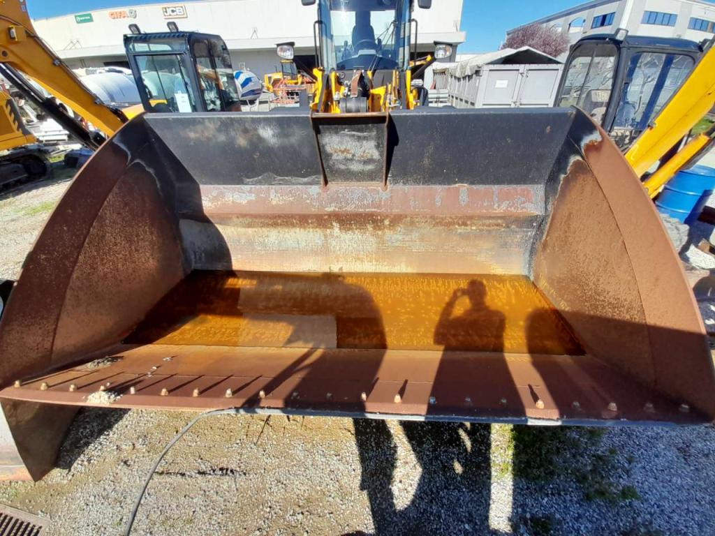 Loader bucket Photo 2