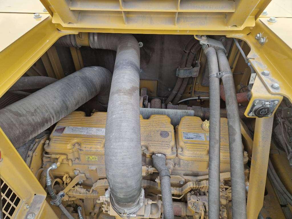 Caterpillar 395 Photo 12