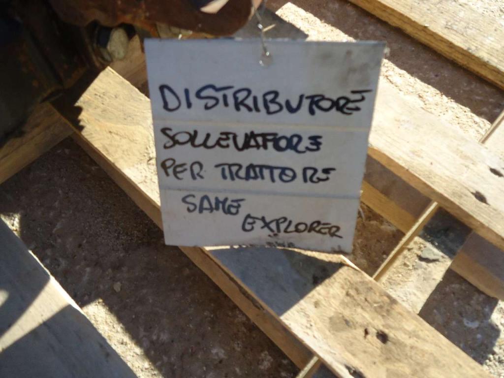 Distributore sollevatore for Same Explorer 90C Photo 4