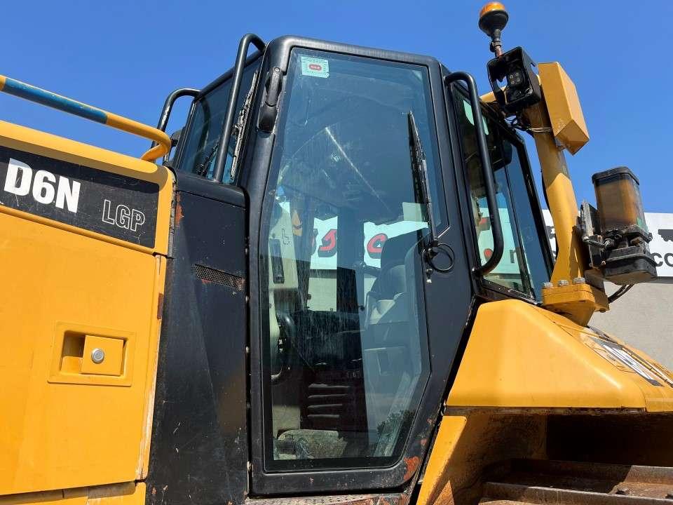 Caterpillar D6N LGP Photo 5