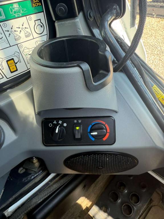 Bobcat T590 Photo 12