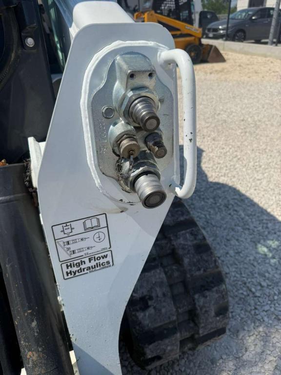 Bobcat T590 Photo 6