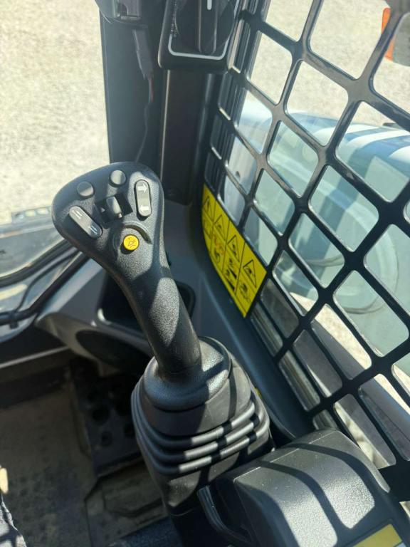 Bobcat T590 Photo 9