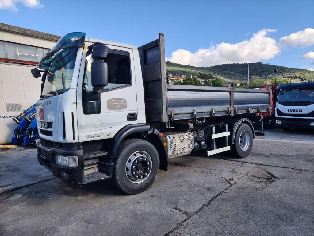 Iveco EUROCARGO 180E32 Photo 17