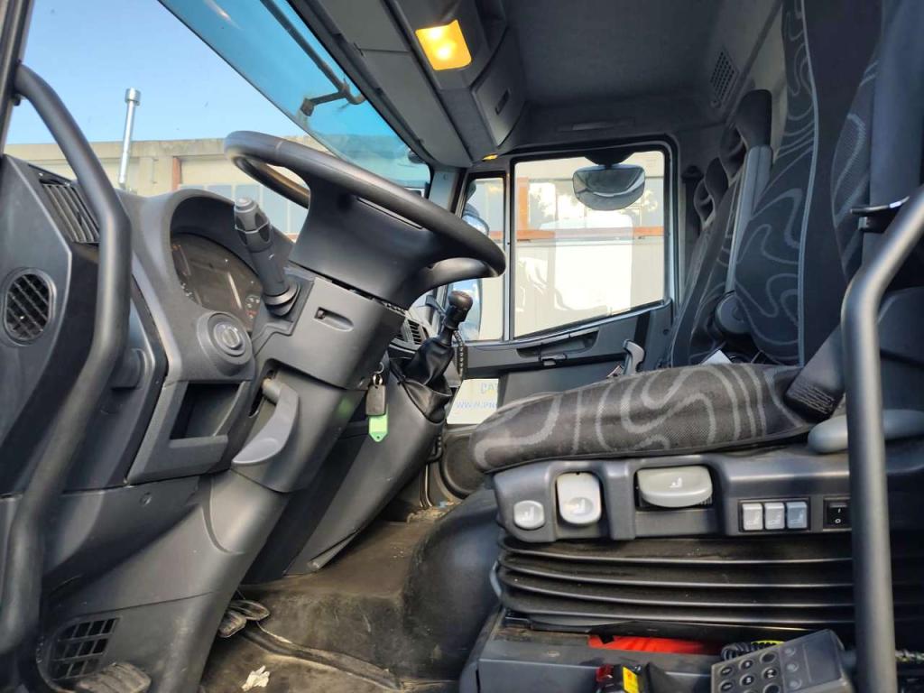 Iveco EUROCARGO 180E32 Photo 24