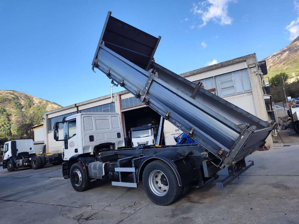 Iveco EUROCARGO 180E32 Photo 25