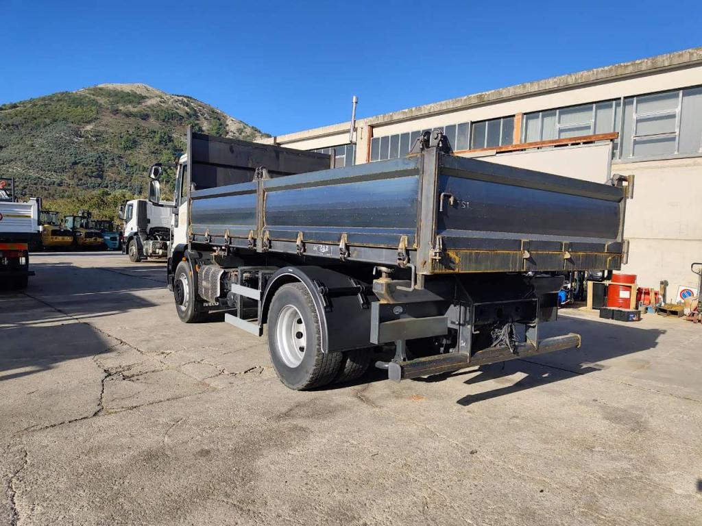 Iveco EUROCARGO 180E32 Photo 3