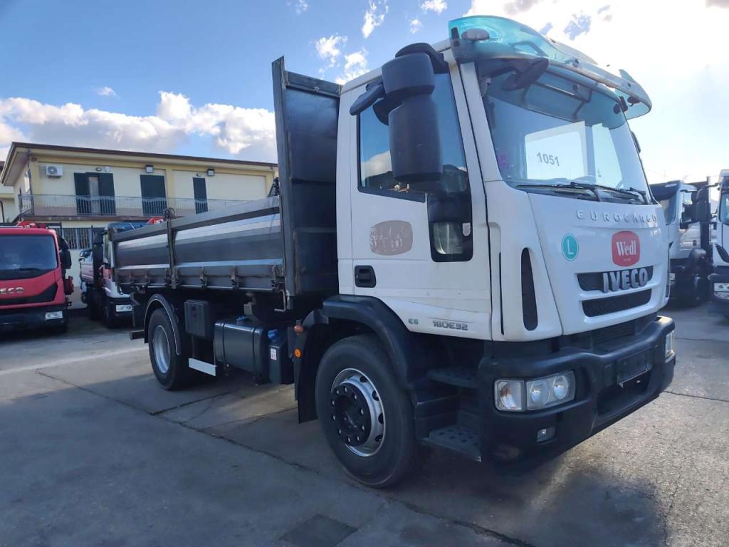 Iveco EUROCARGO 180E32 Photo 9