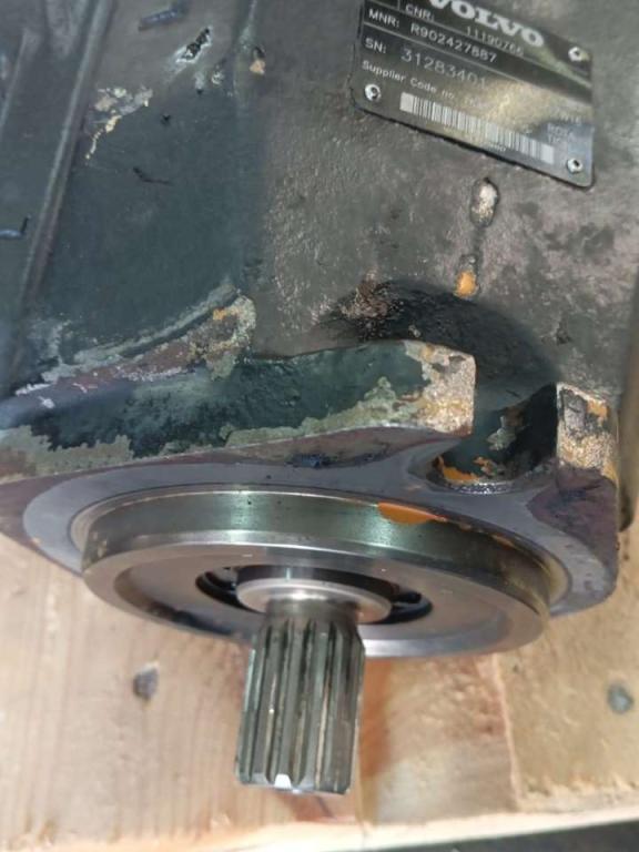 Hydraulic pump for Volvo A 30 D Photo 2