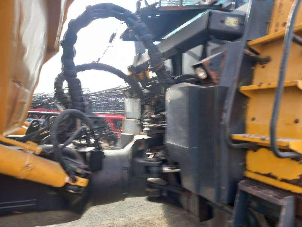 Komatsu HM400-3R (4pcs available for sale in Abu Dhabi) Photo 14