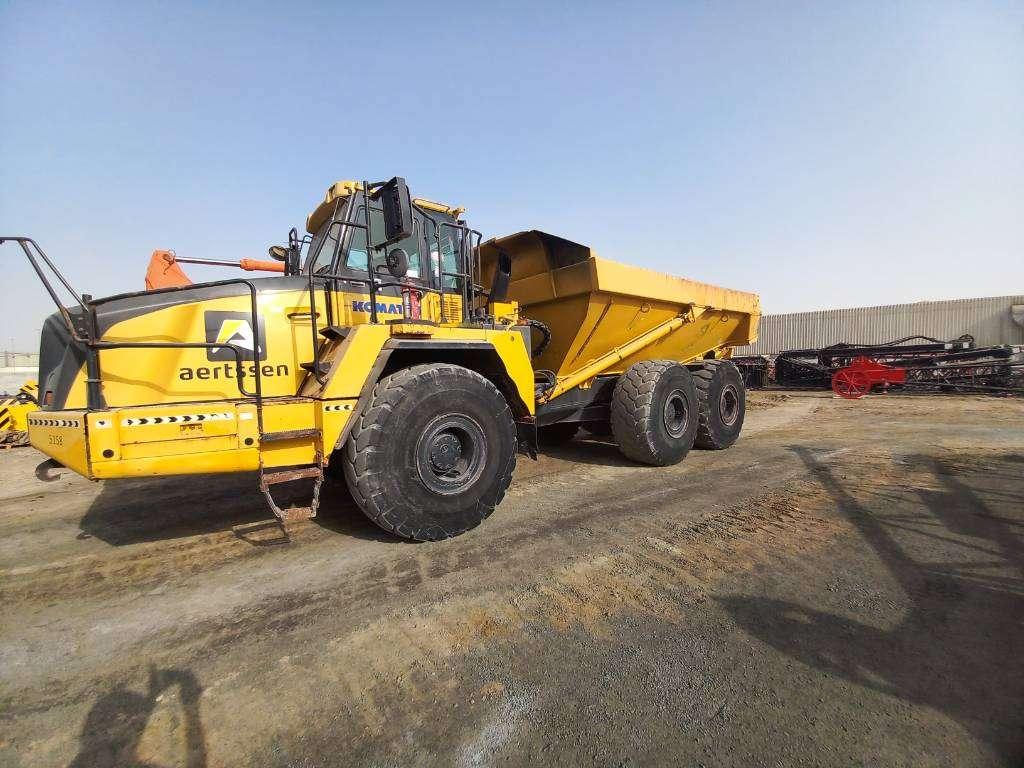 Komatsu HM400-3R (4pcs available for sale in Abu Dhabi) Photo 3