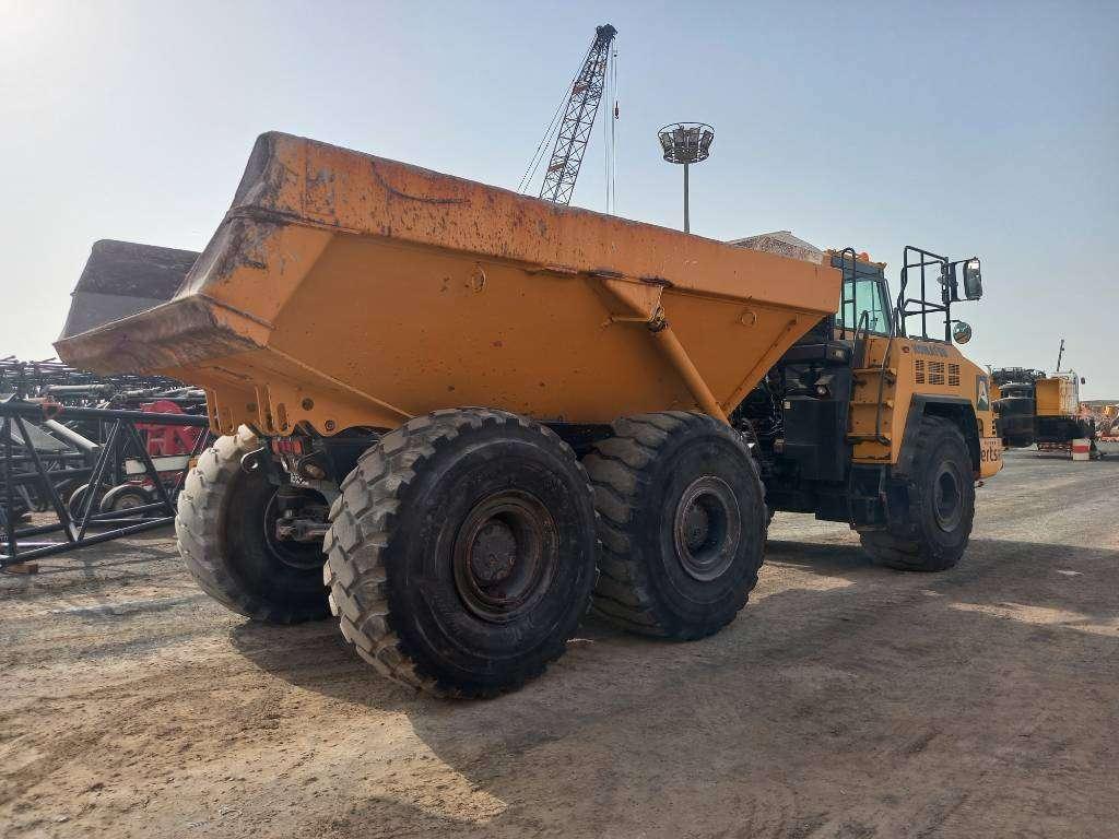 Komatsu HM400-3R (4pcs available for sale in Abu Dhabi) Photo 7