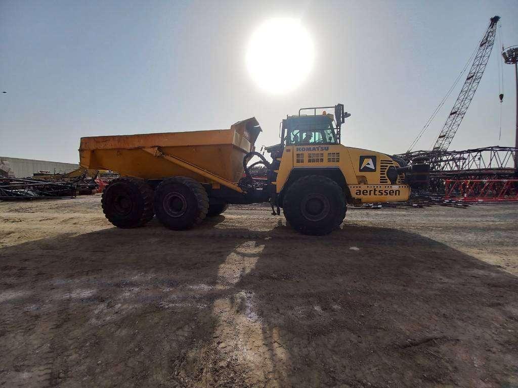 Komatsu HM400-3R (4pcs available for sale in Abu Dhabi) Photo 9