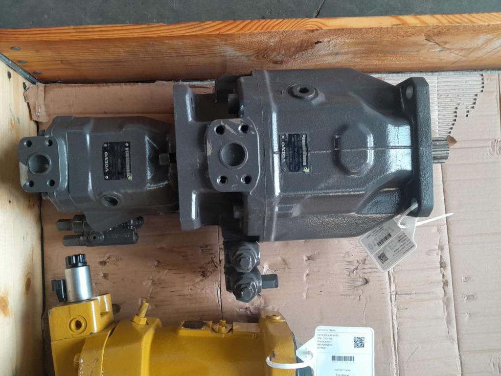 Hydraulic pump for Volvo L330E Photo 1