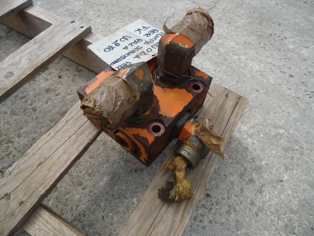 Hydraulic valve for Fiat Kobelco W270 Photo 2