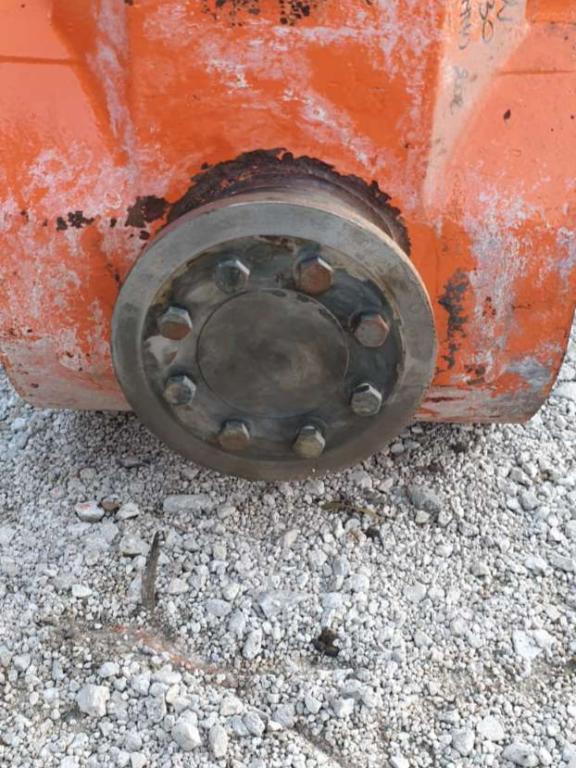 Rear axle housing for Hitachi W130 Photo 3