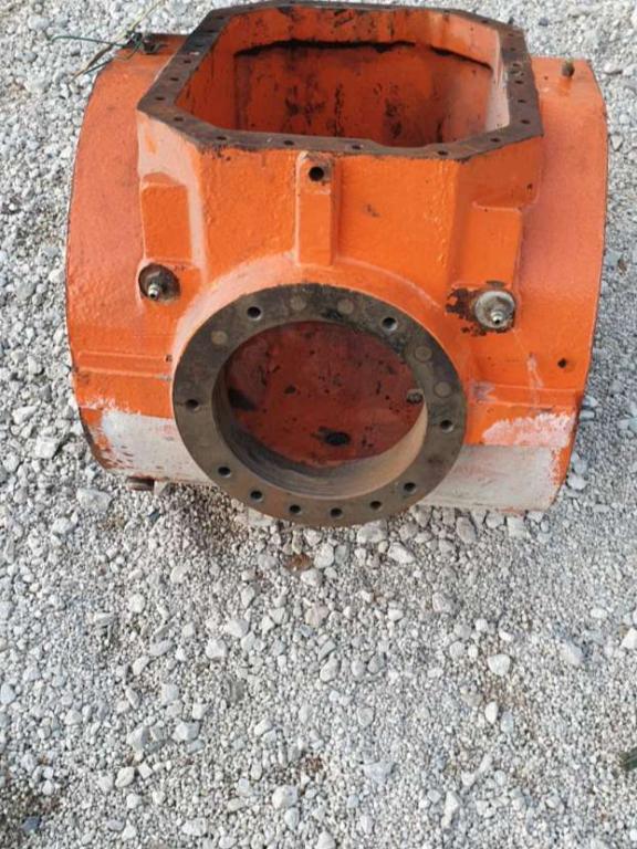 Rear axle housing for Hitachi W130 Photo 6