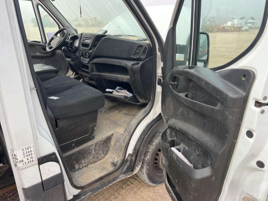 Iveco DAILY 35-120 Photo 15