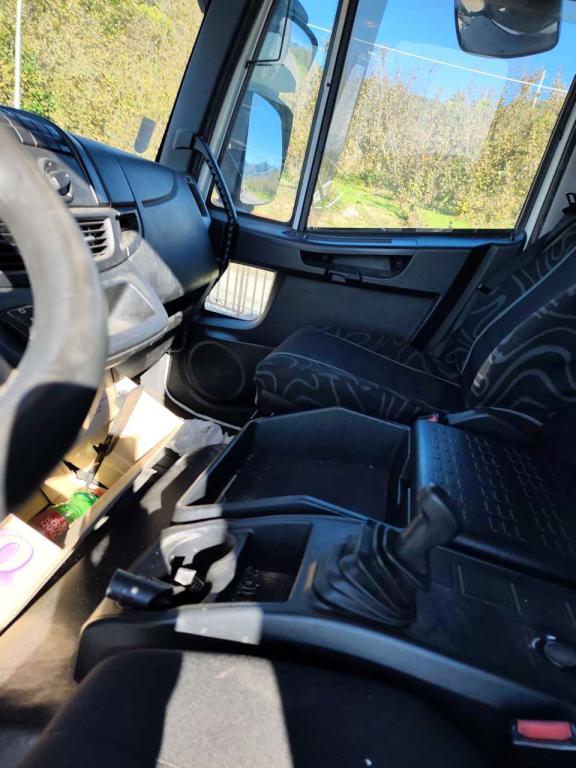 Iveco EUROCARGO 180-320 Photo 11