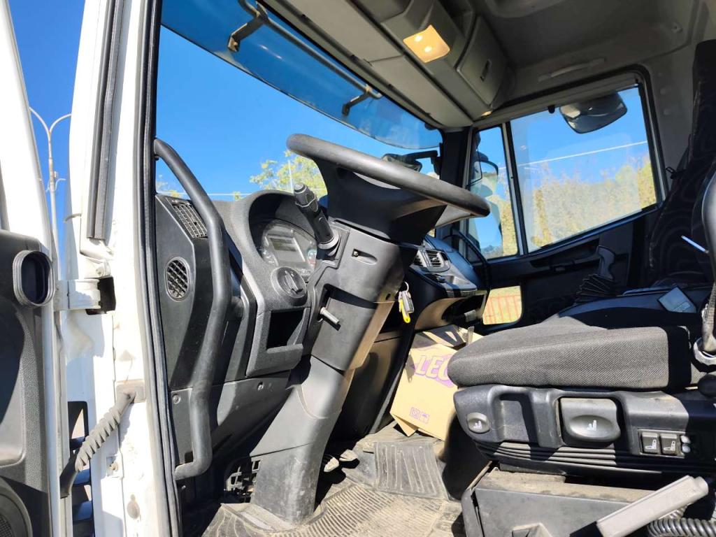 Iveco EUROCARGO 180-320 Photo 15