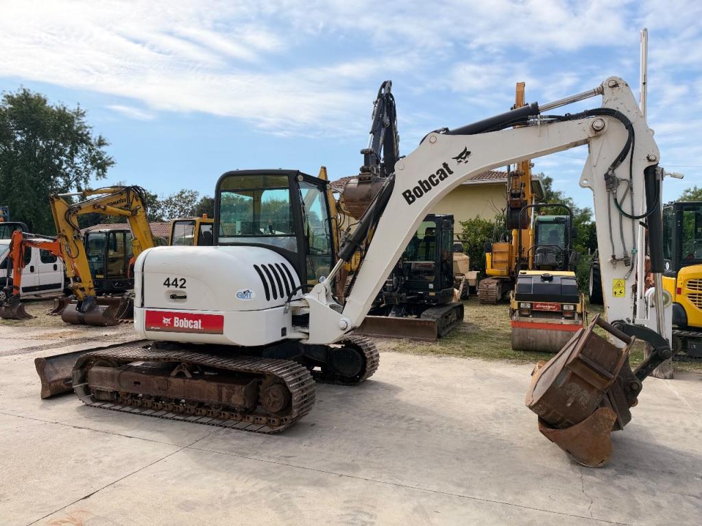 Bobcat 442 Photo 1