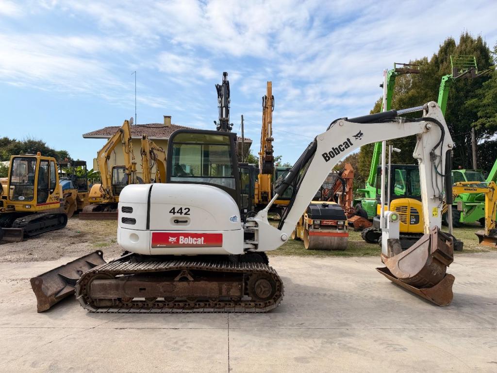 Bobcat 442 Photo 2