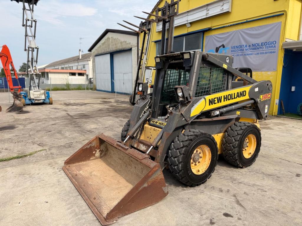 New Holland LS180 Photo 1
