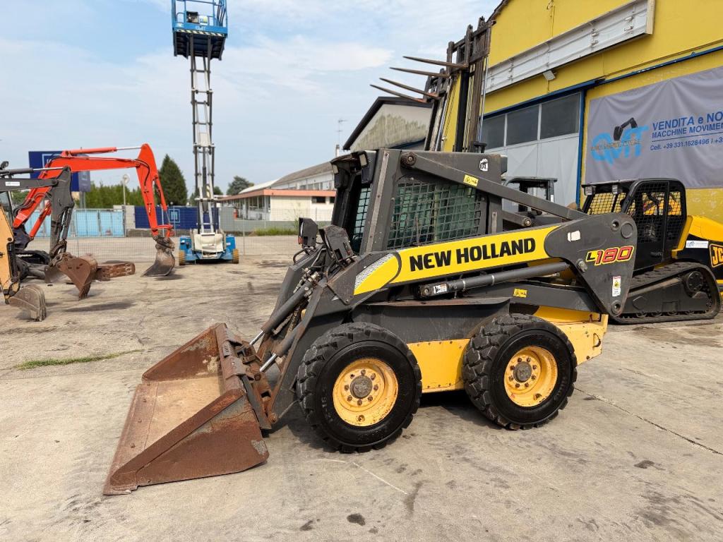 New Holland LS180 Photo 2