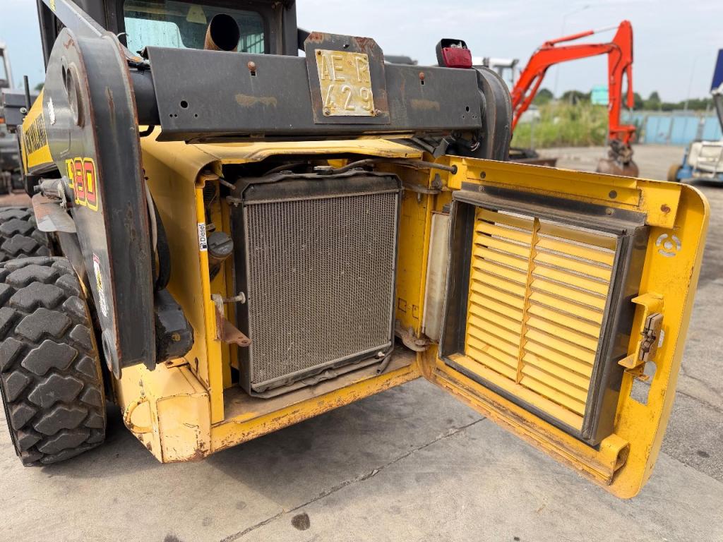 New Holland LS180 Photo 7