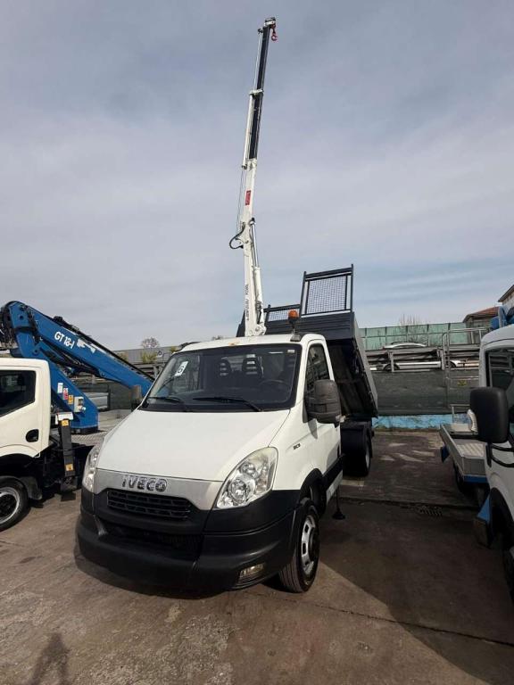 Iveco 35C13 Photo 14