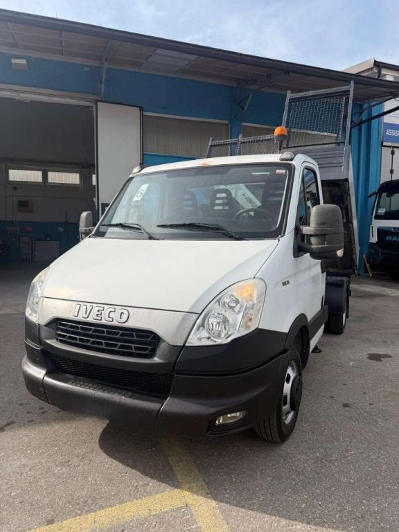 Iveco 35C13 Photo 2