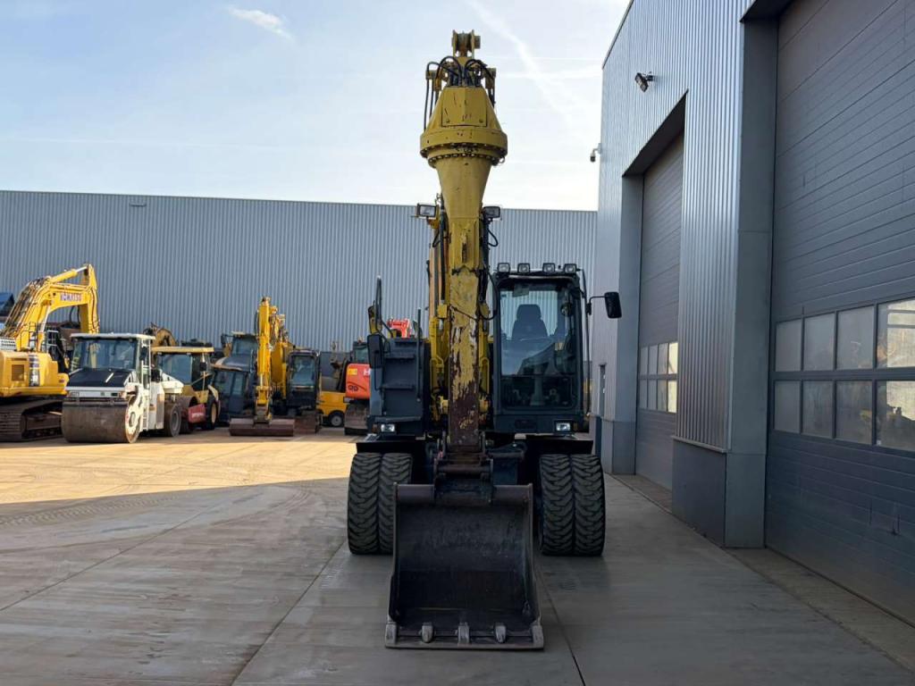 Hitachi ZX140-W3 | German machine Photo 10