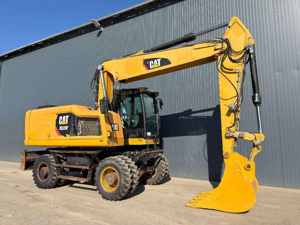 Caterpillar M320F Photo 1