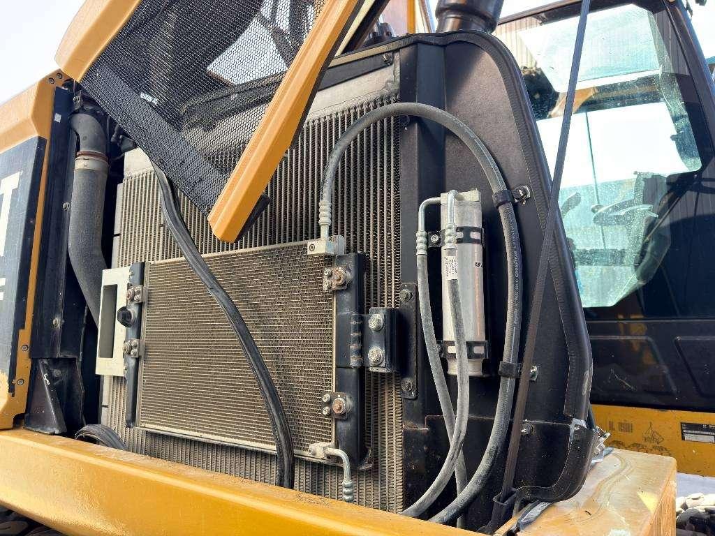 Caterpillar M320F Photo 15