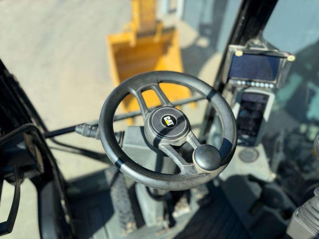 Caterpillar M320F Photo 8