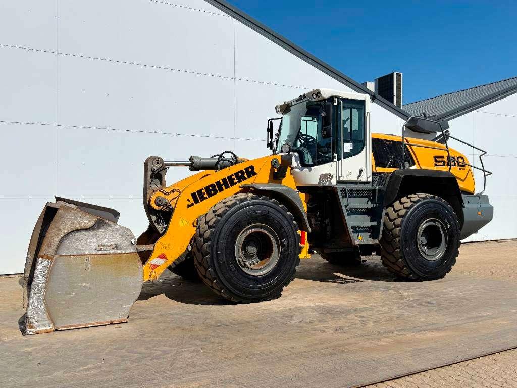 Liebherr L580 - German Machine / Joystick Controls Photo 2