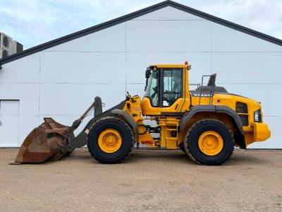 Volvo L110H - Weight System / Backup Camera Photo 1