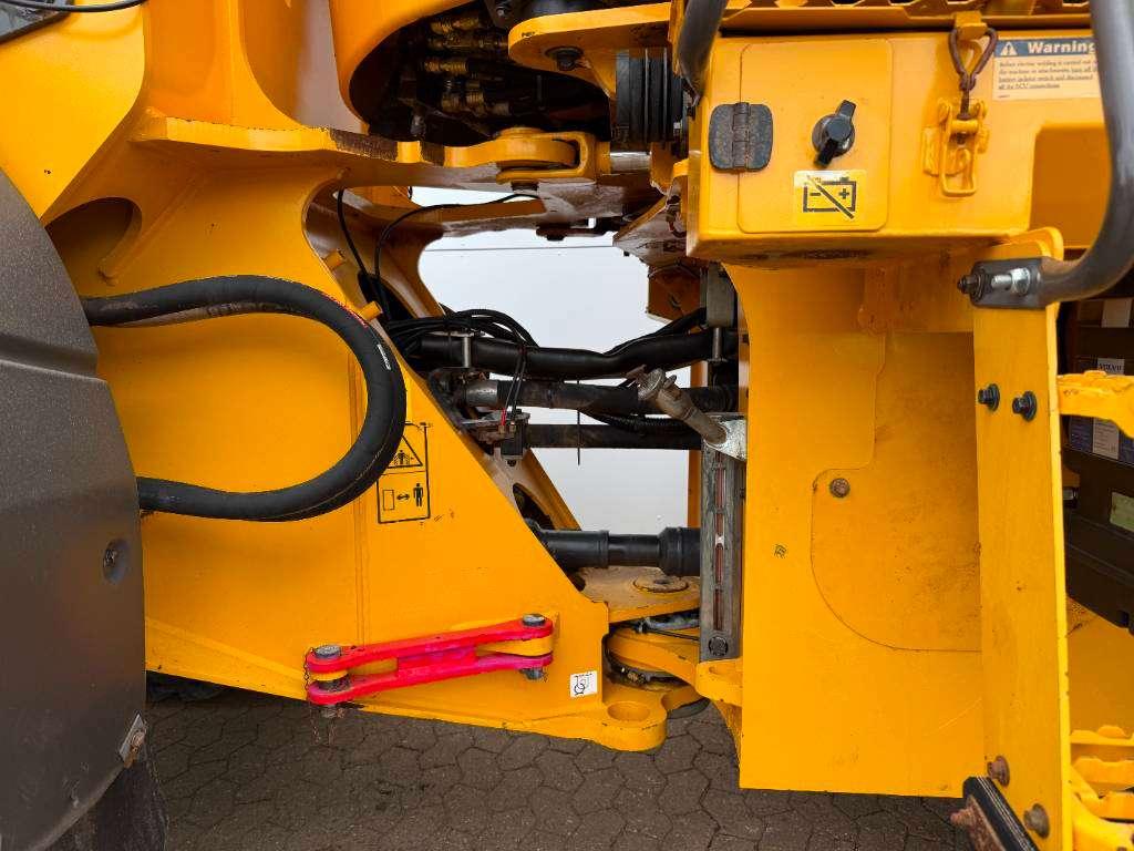 Volvo L110H - Weight System / Backup Camera Photo 20