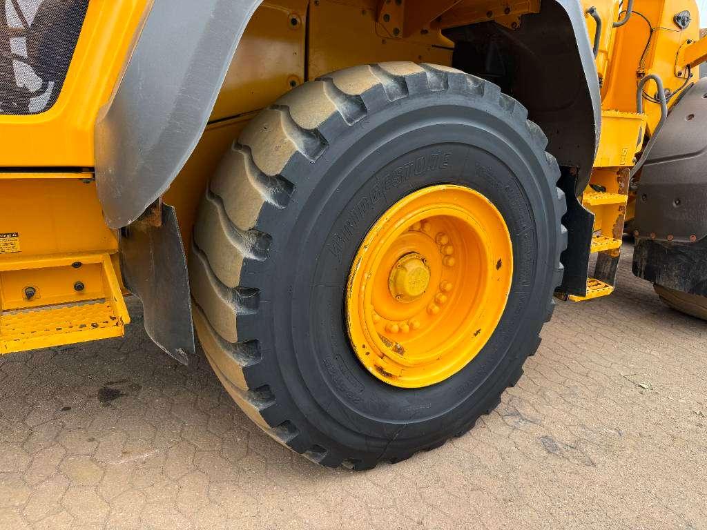 Volvo L110H - Weight System / Backup Camera Photo 25