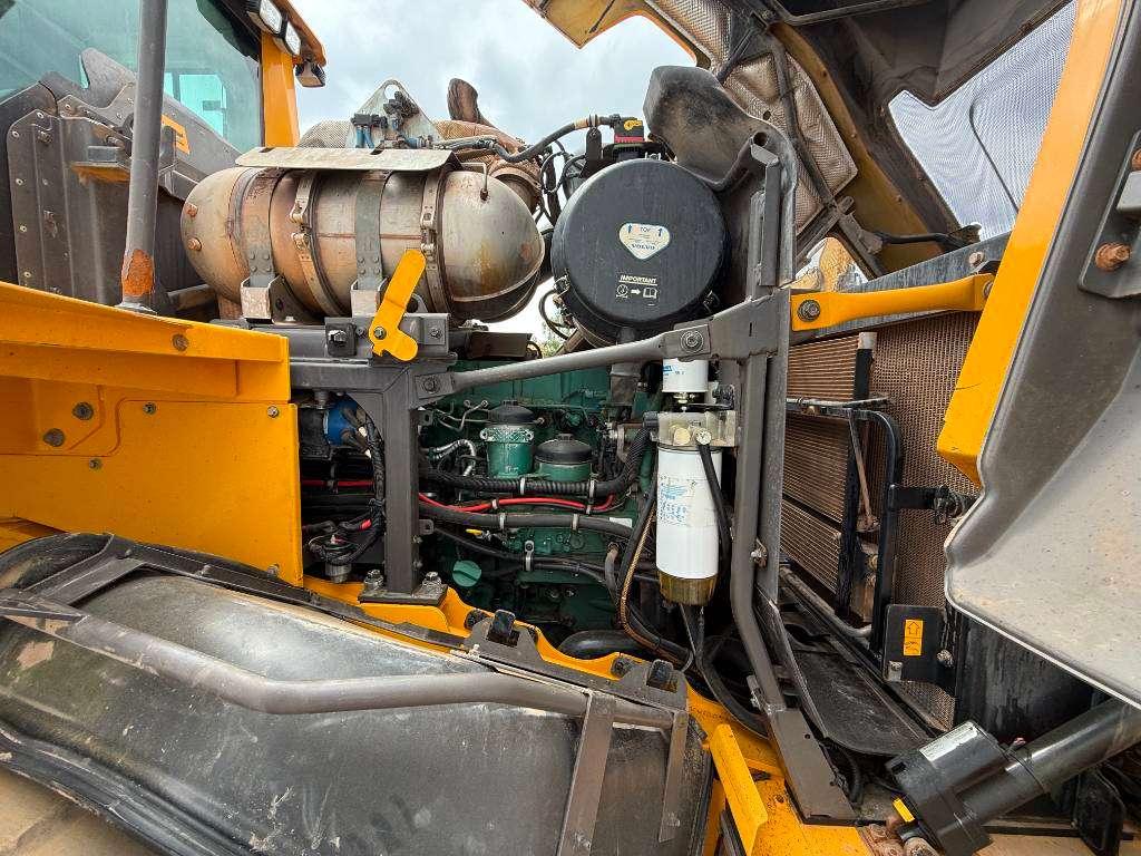 Volvo L110H - Weight System / Backup Camera Photo 29