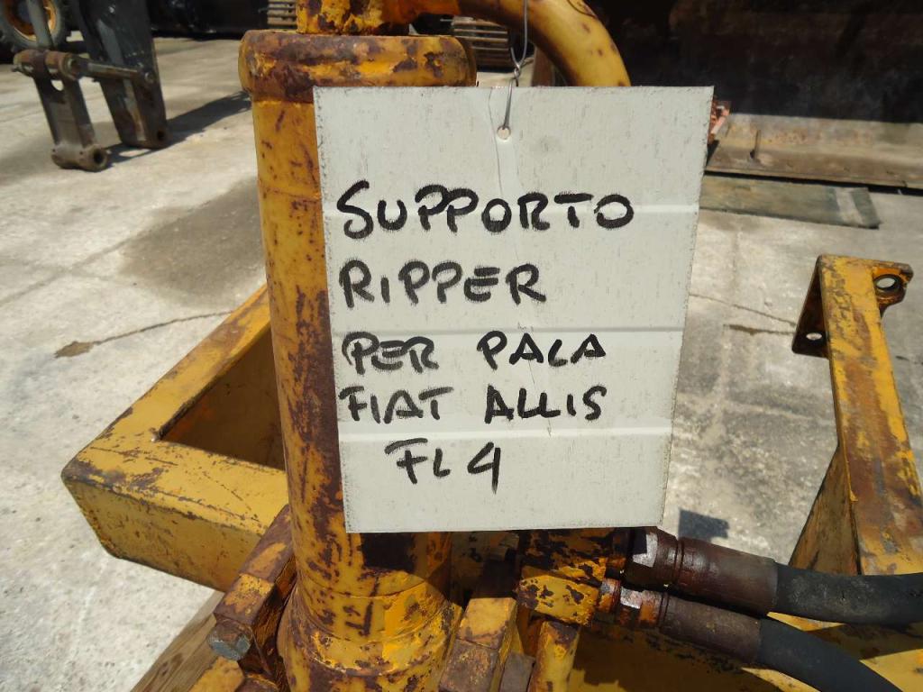 Rear ripper for Fiat Allis FL4 Photo 5