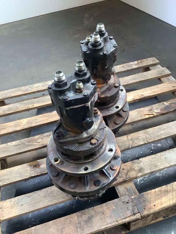 Translation motor for JLG LIFT 450 AJ Photo 2