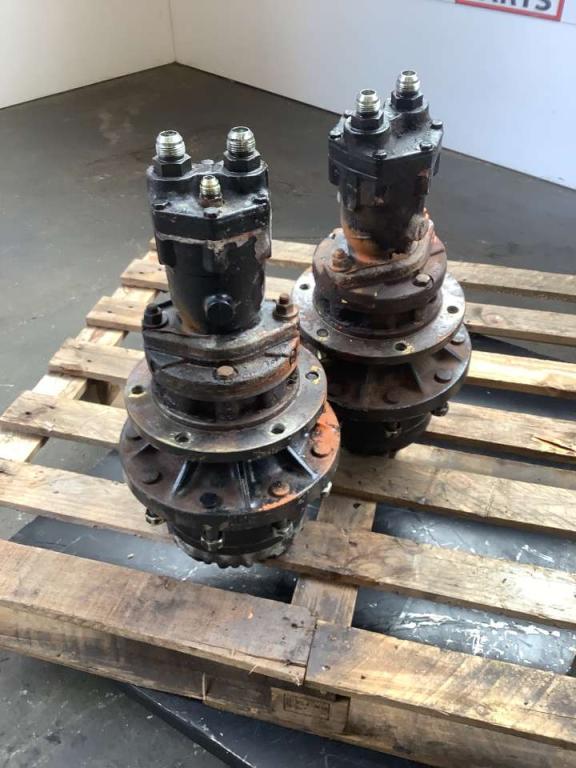 Translation motor for JLG LIFT 450 AJ Photo 3
