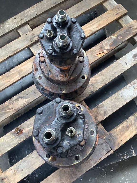 Translation motor for JLG LIFT 450 AJ Photo 4